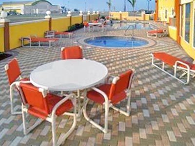 Super 8 By Wyndham Hidalgo/Mcallen Area Ngoại thất bức ảnh
